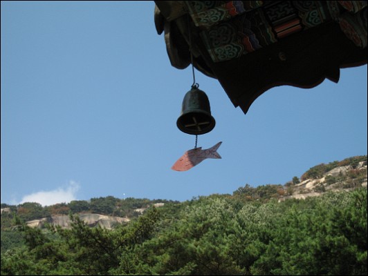 가을 산바람에 풍경소리가 청명하다 